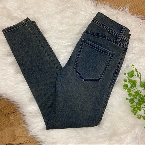 FREE PEOPLE Faded Black Mid-Rise Skinny Jeans - Picture 2 of 8